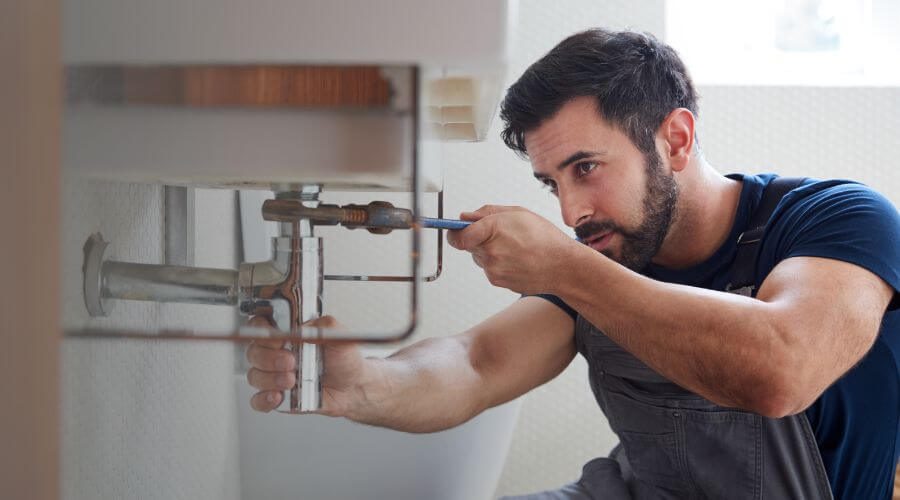 Expert burst pipe repair services in Canutillo, TX